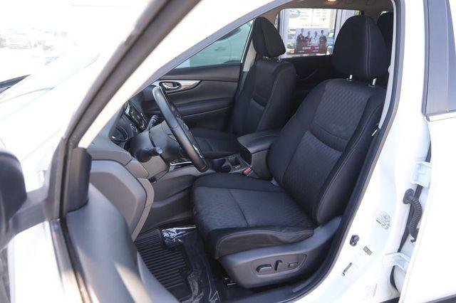 Used 2020 Nissan Rogue SV w/ Sun & Sound Touring Package AWD/4WD image 10