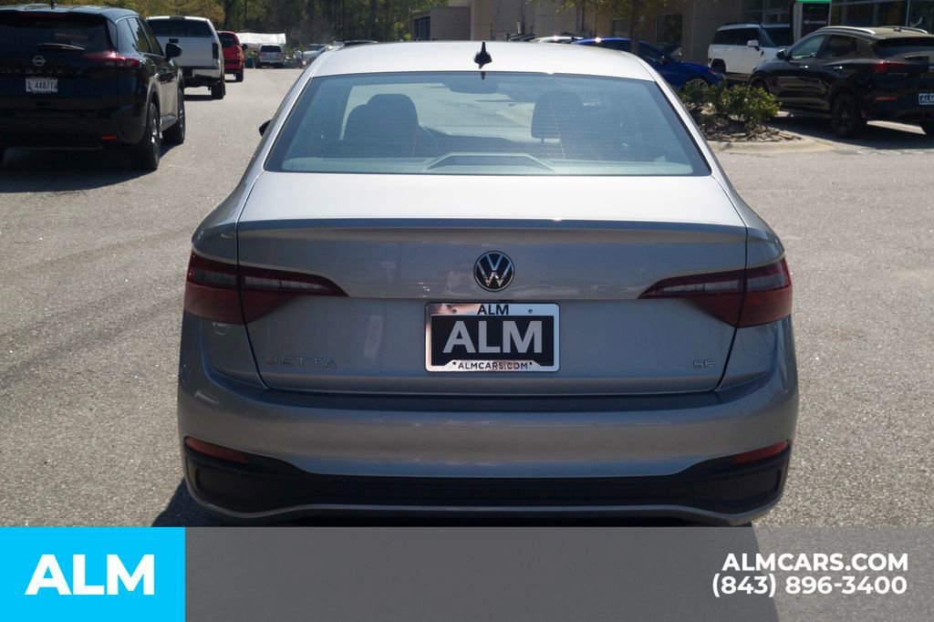 Used 2024 Volkswagen Jetta SE image 6