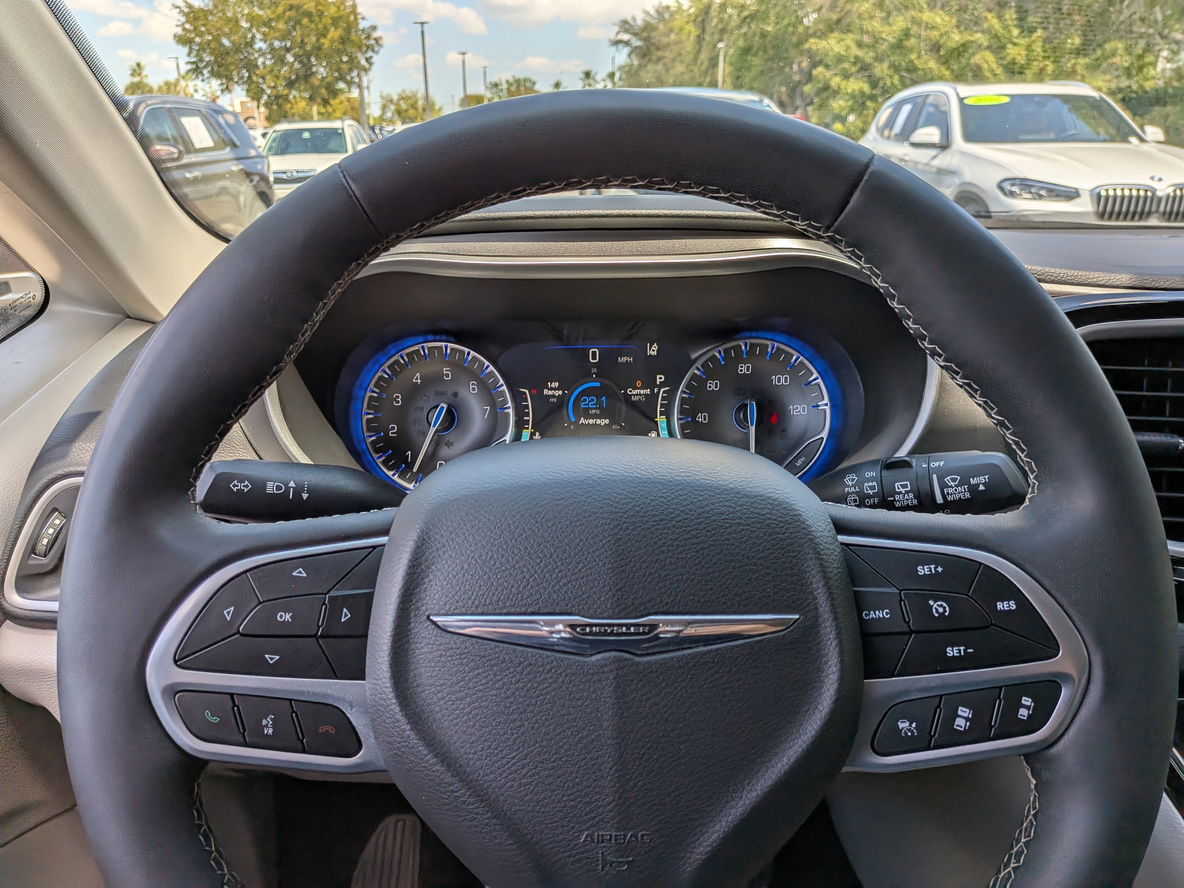 Used 2024 Chrysler Pacifica Touring-L image 28