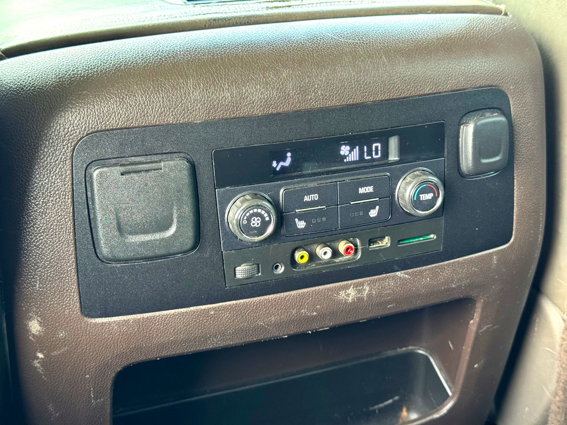 Used 2016 GMC Yukon Denali w/ Open Road Package image 25