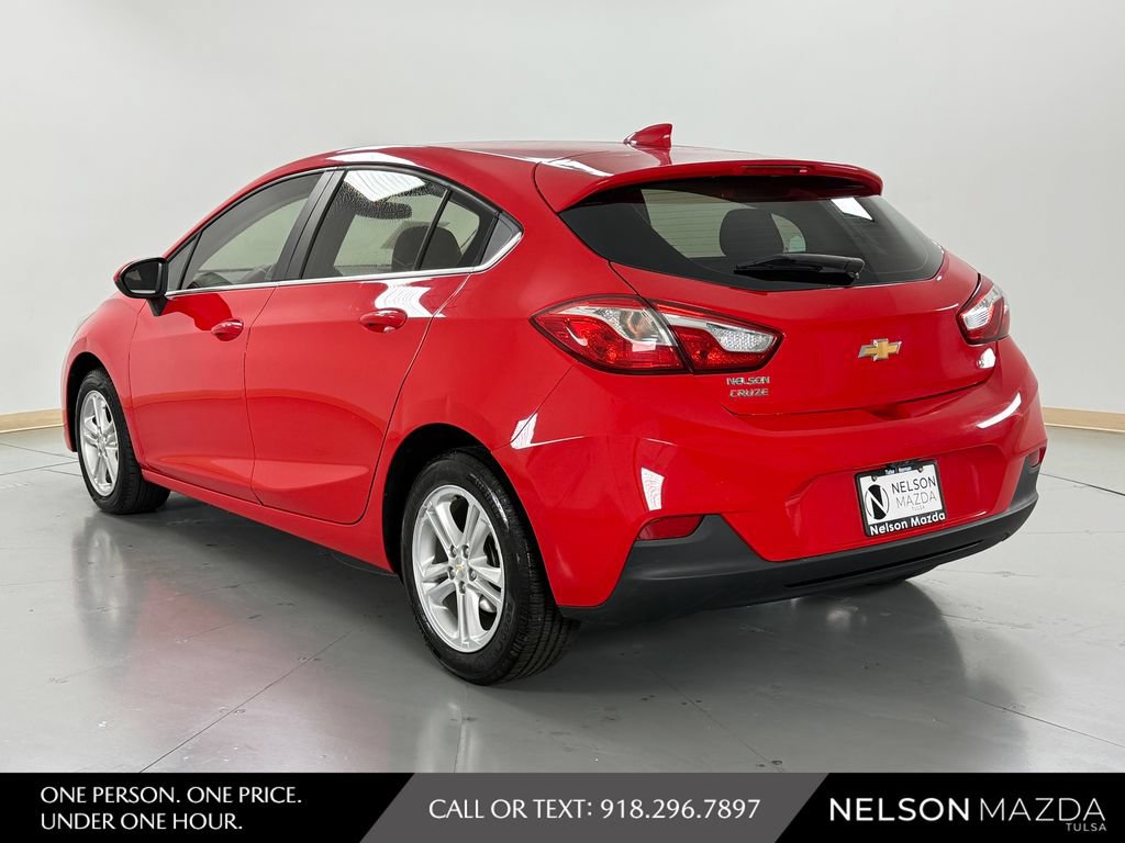 Used 2018 Chevrolet Cruze LT w/ Convenience Package FWD image 8
