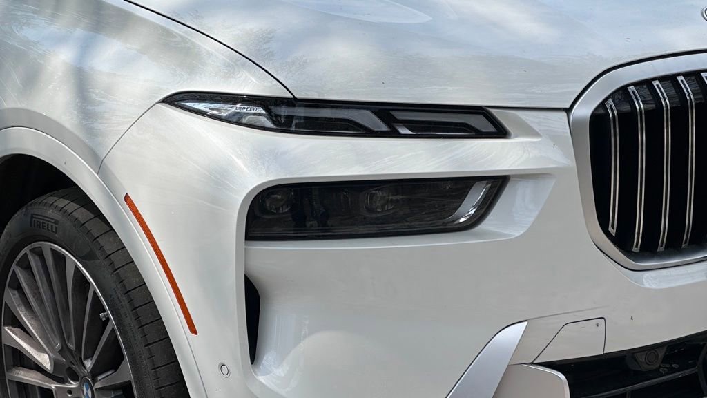 Used 2023 BMW X7 xDrive40i w/ Premium Package image 2