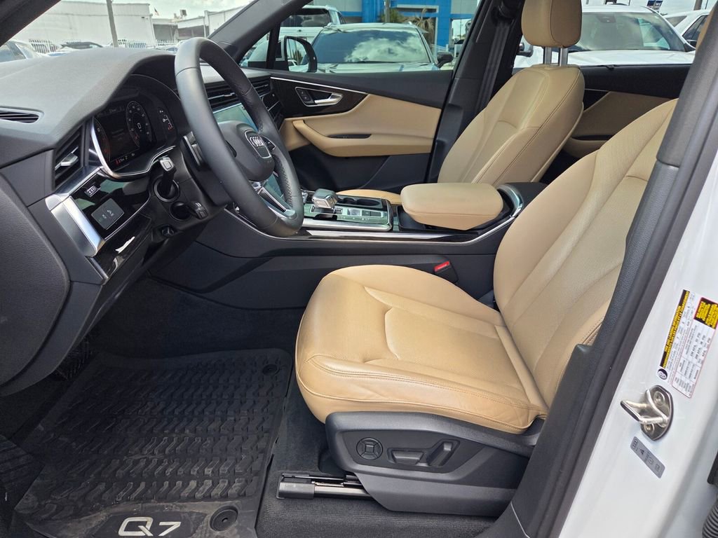 Used 2022 Audi Q7 2.0T Premium Plus AWD/4WD image 4