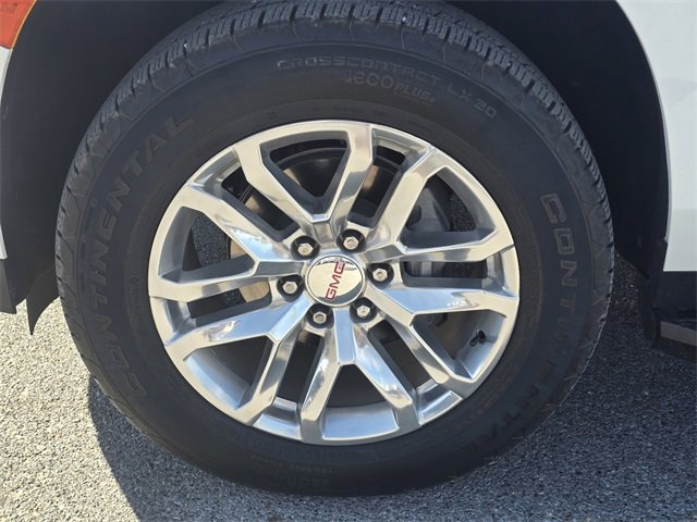 Used 2024 GMC Yukon XL SLT w/ SLT Luxury Package image 9