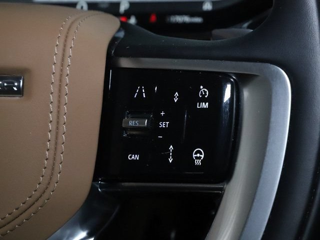Used 2025 Land Rover Range Rover SE AWD/4WD image 23