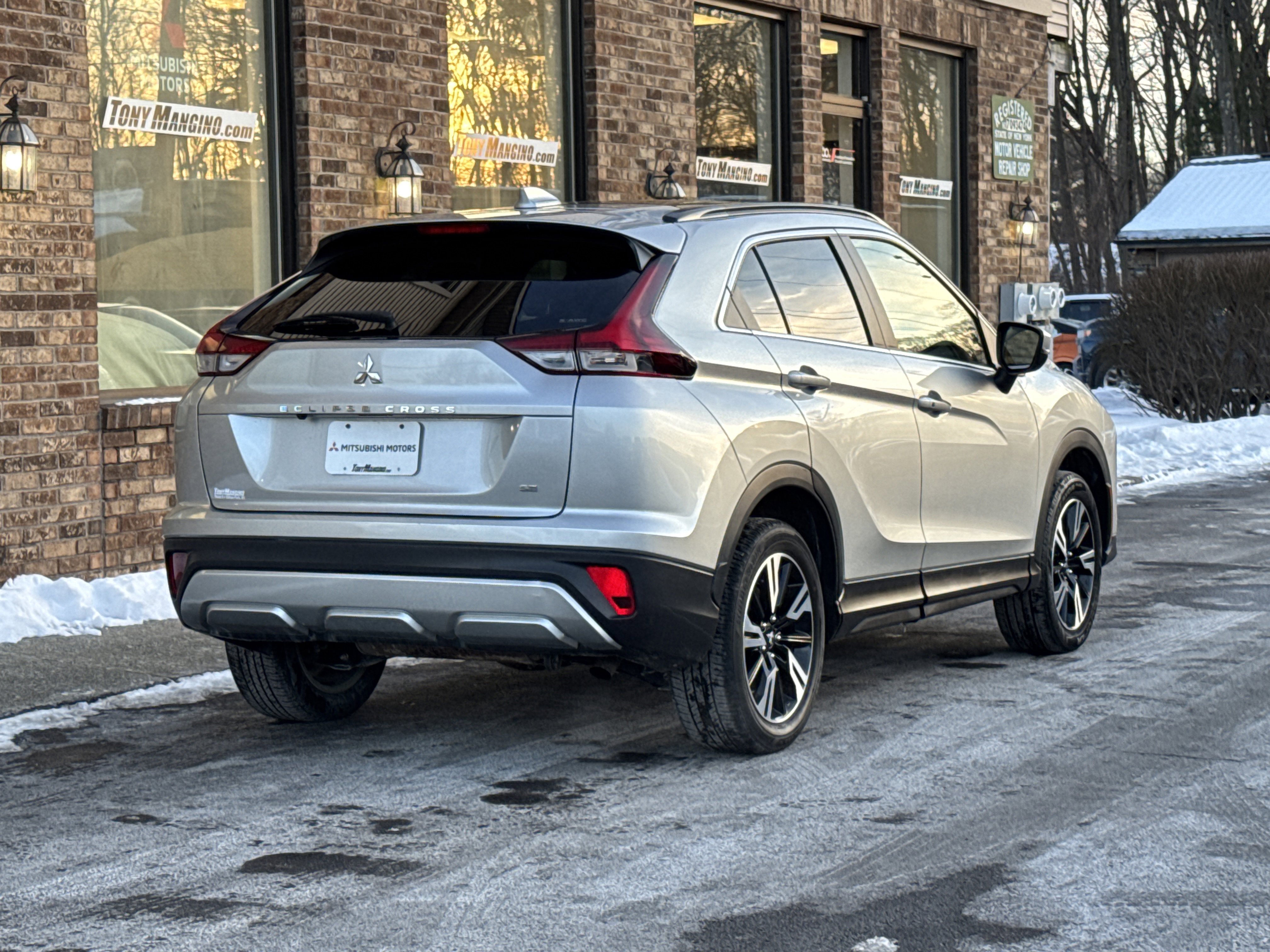 Used 2023 Mitsubishi Eclipse Cross SE image 5