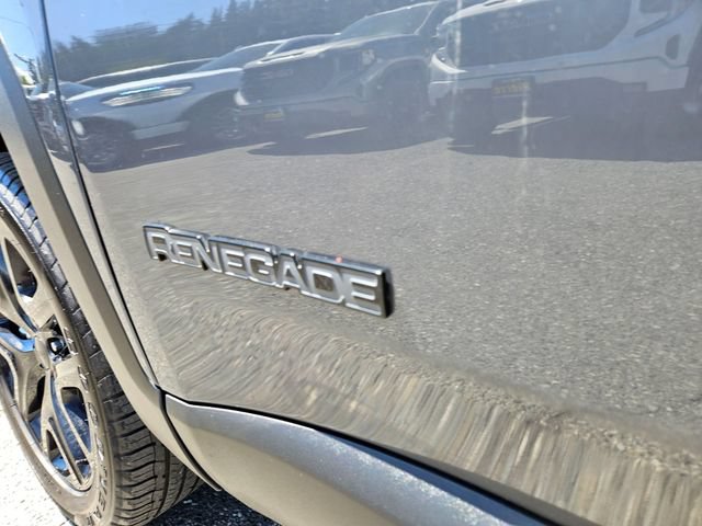 Used 2023 Jeep Renegade Altitude w/ Sun/Sound Group AWD/4WD image 11