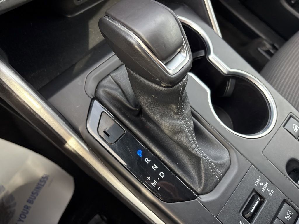 Used 2024 Toyota Highlander LE image 37