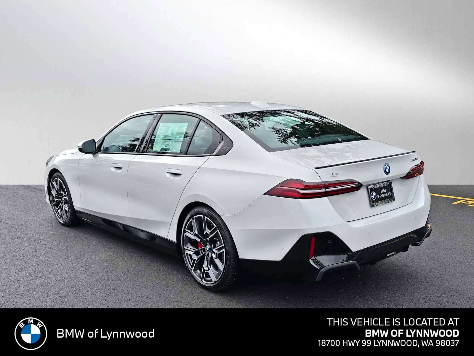 New 2026 BMW i5 eDrive40 w/ M Sport Package AWD/4WD image 5