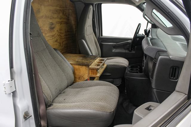 Used 2021 Chevrolet Express 3500 w/ Driver Convenience Package RWD image 34