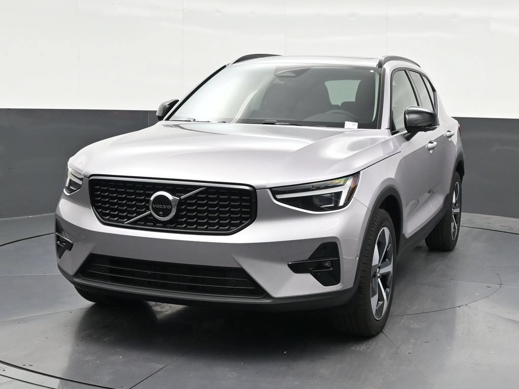 New 2026 Volvo XC40 B5 Plus w/ Protection Package Premier AWD/4WD image 8