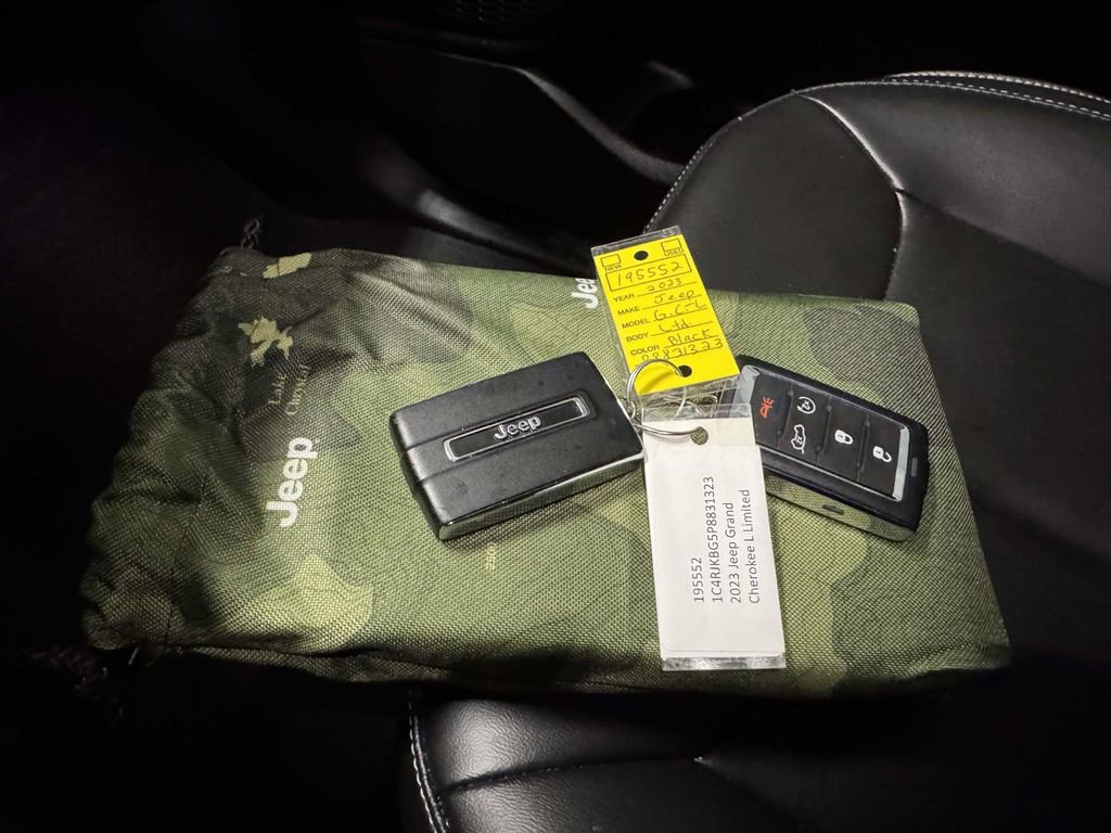 Used 2022 RAM 1500 Laramie image 31