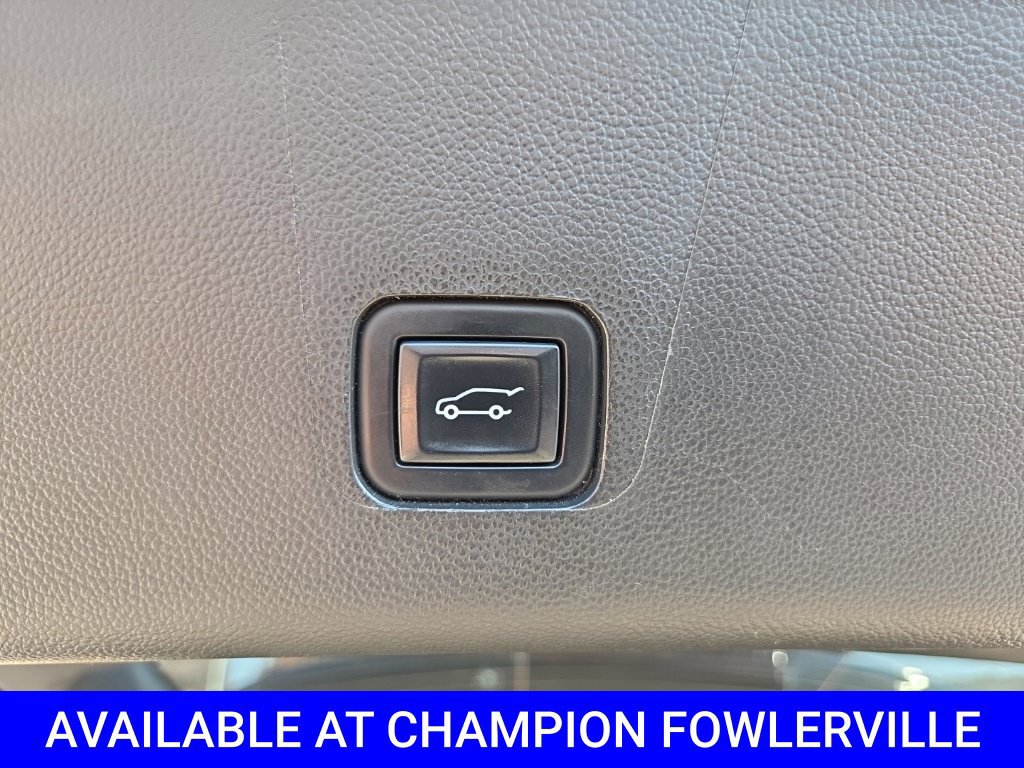 Used 2022 Chevrolet Traverse Premier AWD/4WD image 19