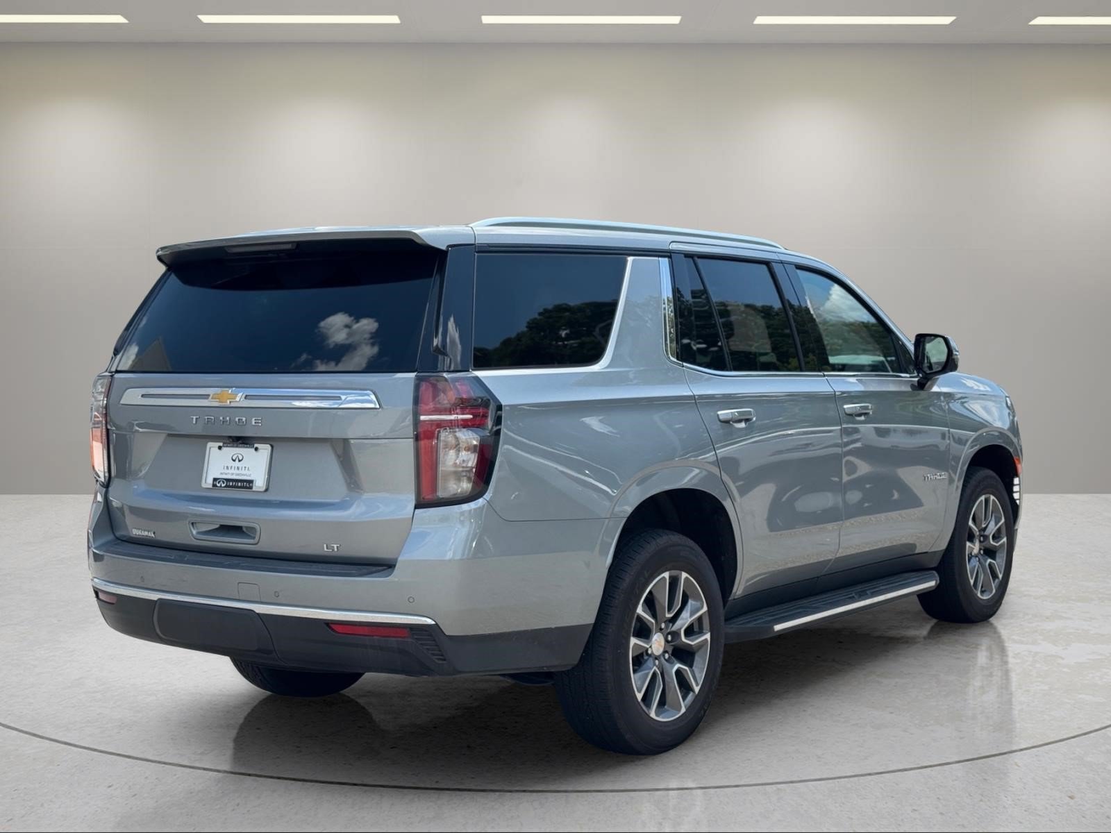Used 2024 Chevrolet Tahoe LT w/ LT Signature Plus Package AWD/4WD image 5