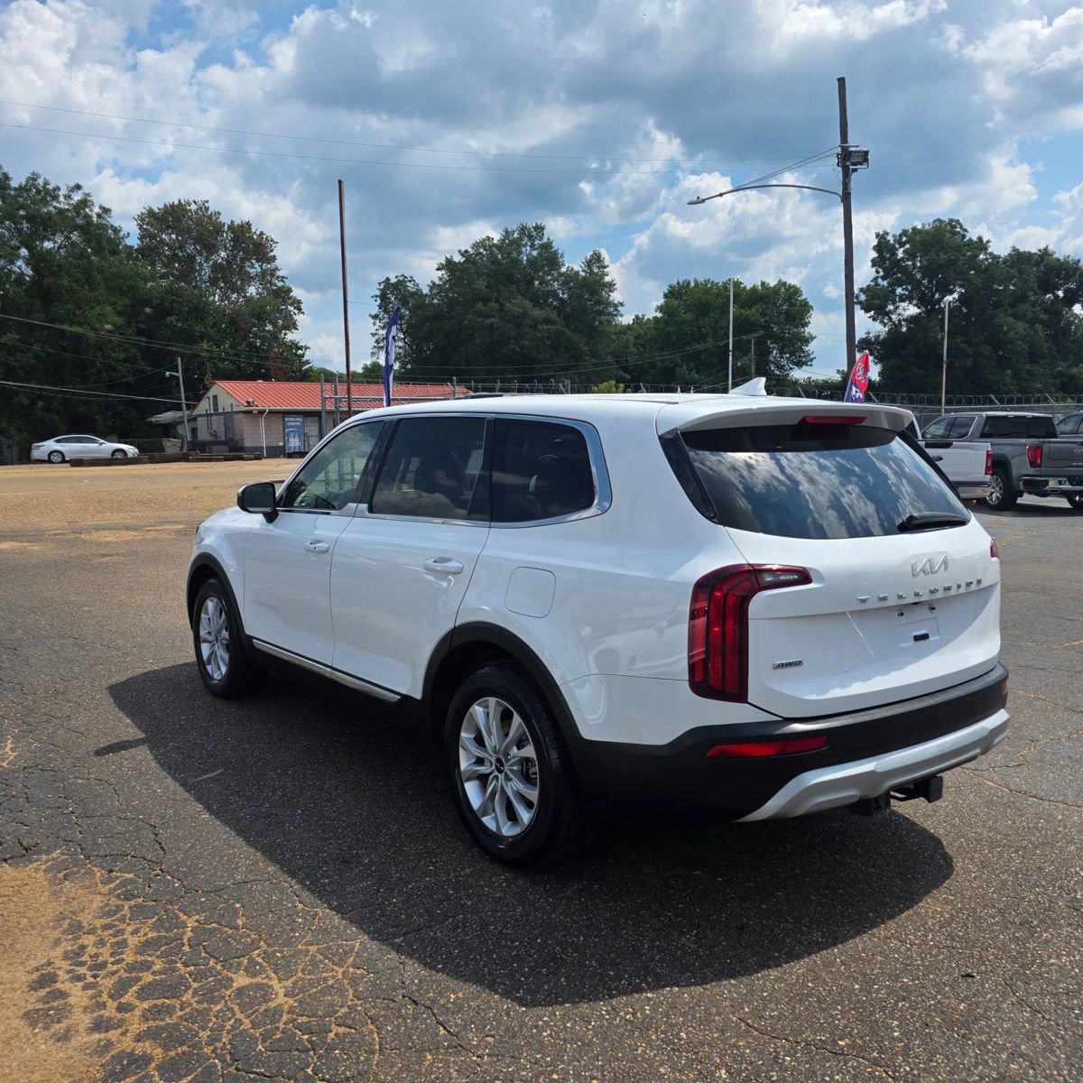 Used 2022 Kia Telluride LX image 8