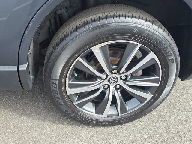 Used 2023 Toyota Venza LE AWD/4WD image 24