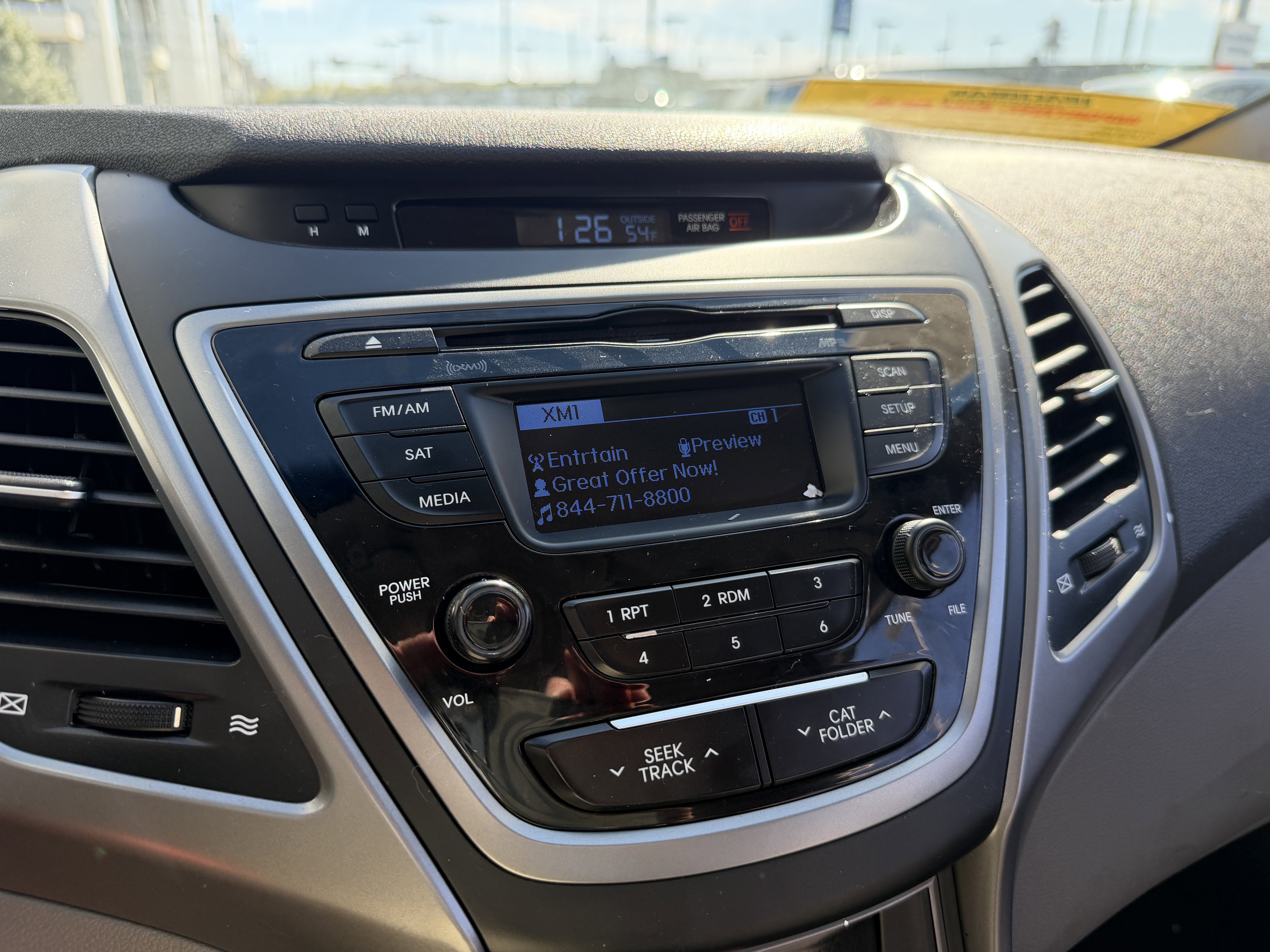 Used 2015 Hyundai Elantra SE image 31