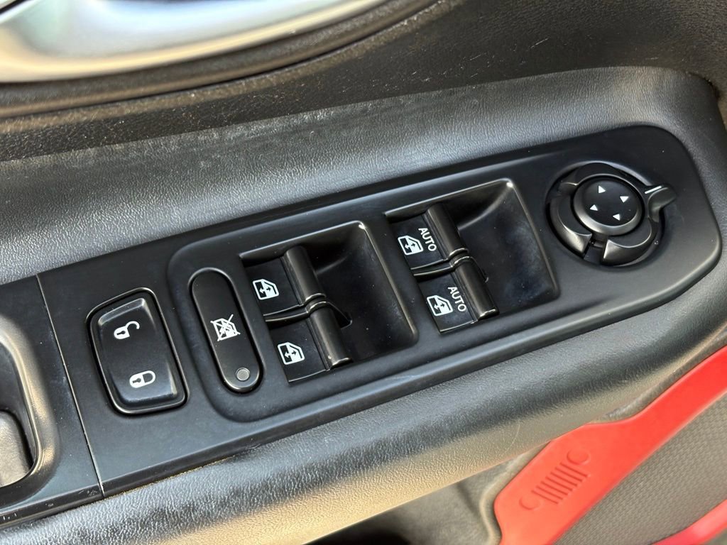 Used 2016 Jeep Renegade Trailhawk w/ Premium Trailhawk Package image 31