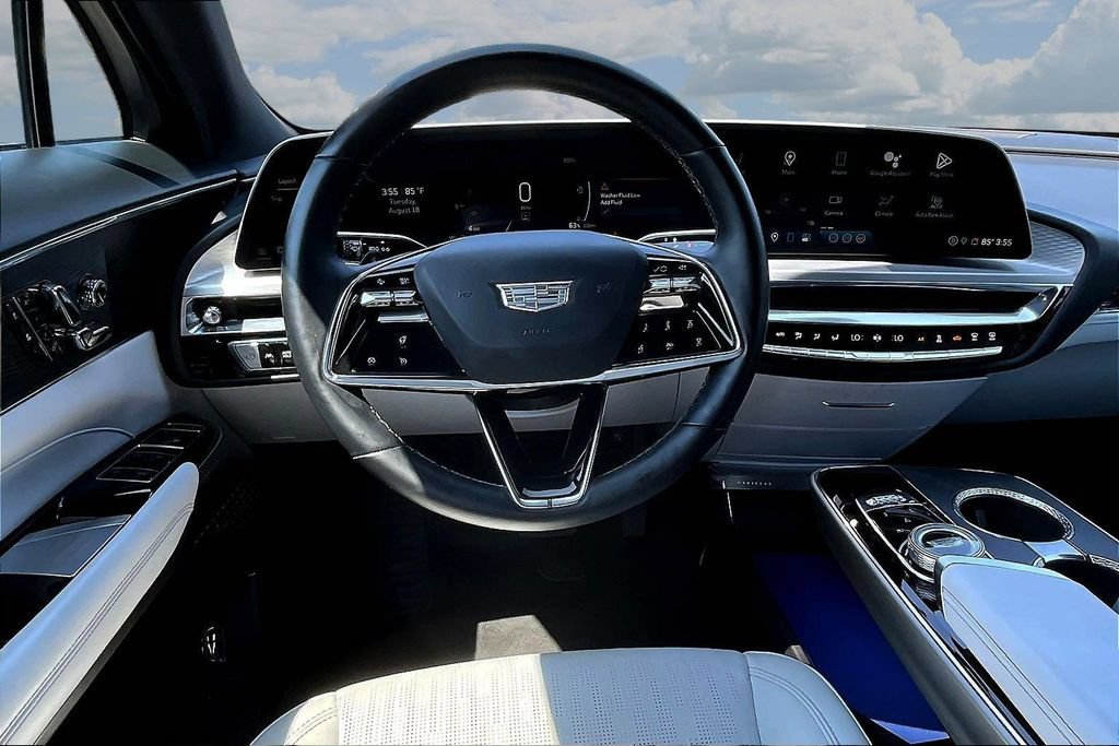 Used 2024 Cadillac Lyriq Luxury RWD image 8