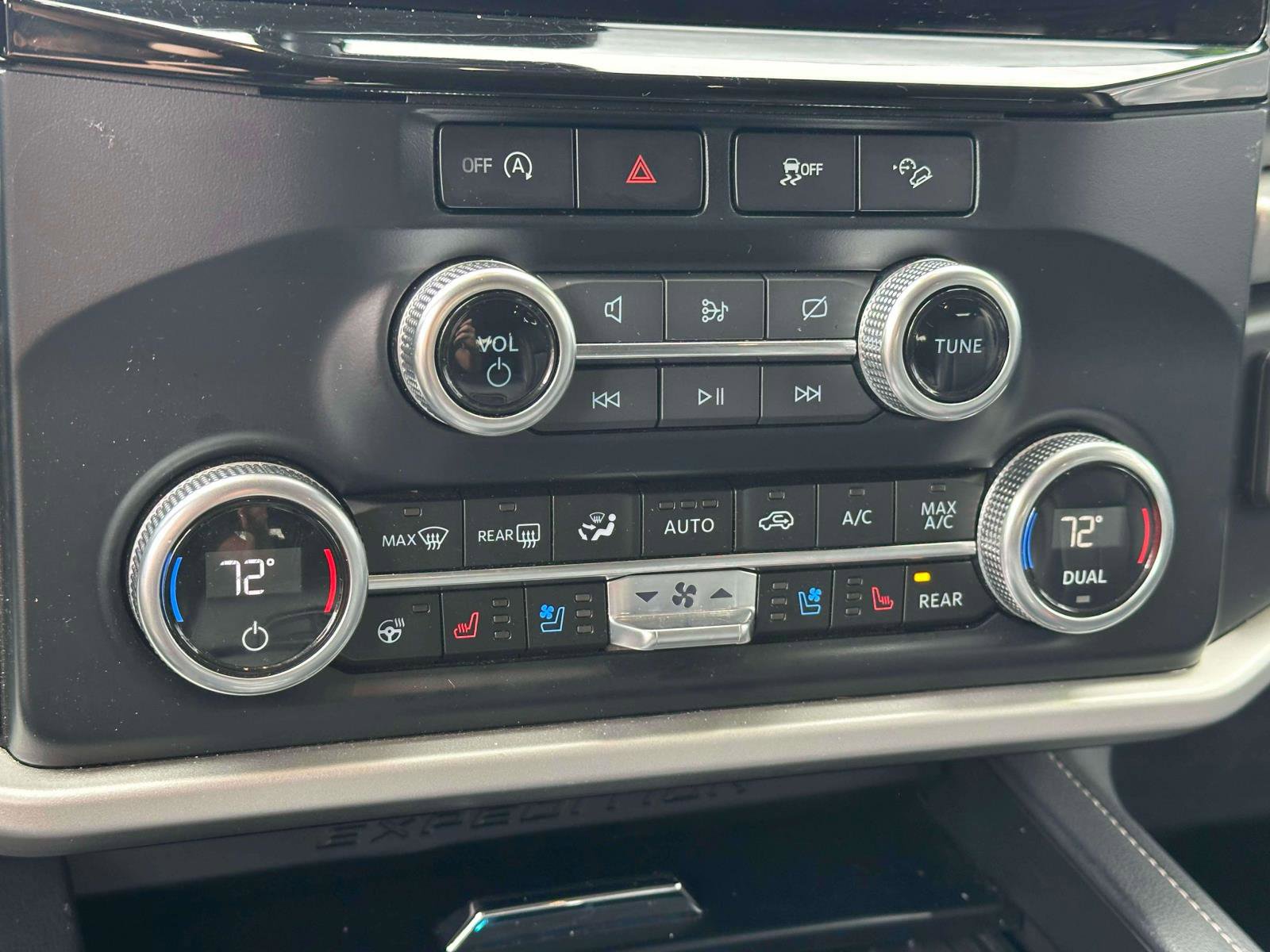 Used 2024 Ford Expedition XLT image 25