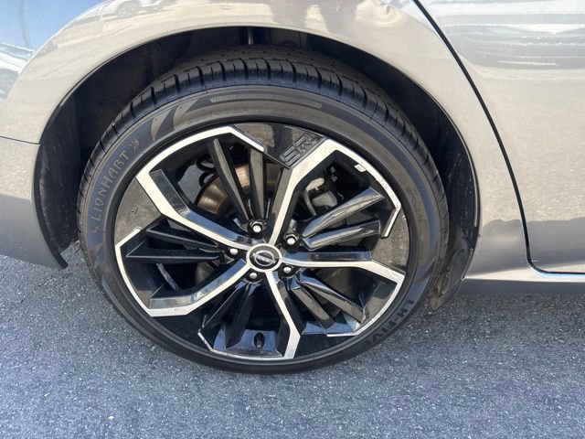 Used 2024 Nissan Altima 2.5 SR FWD image 28