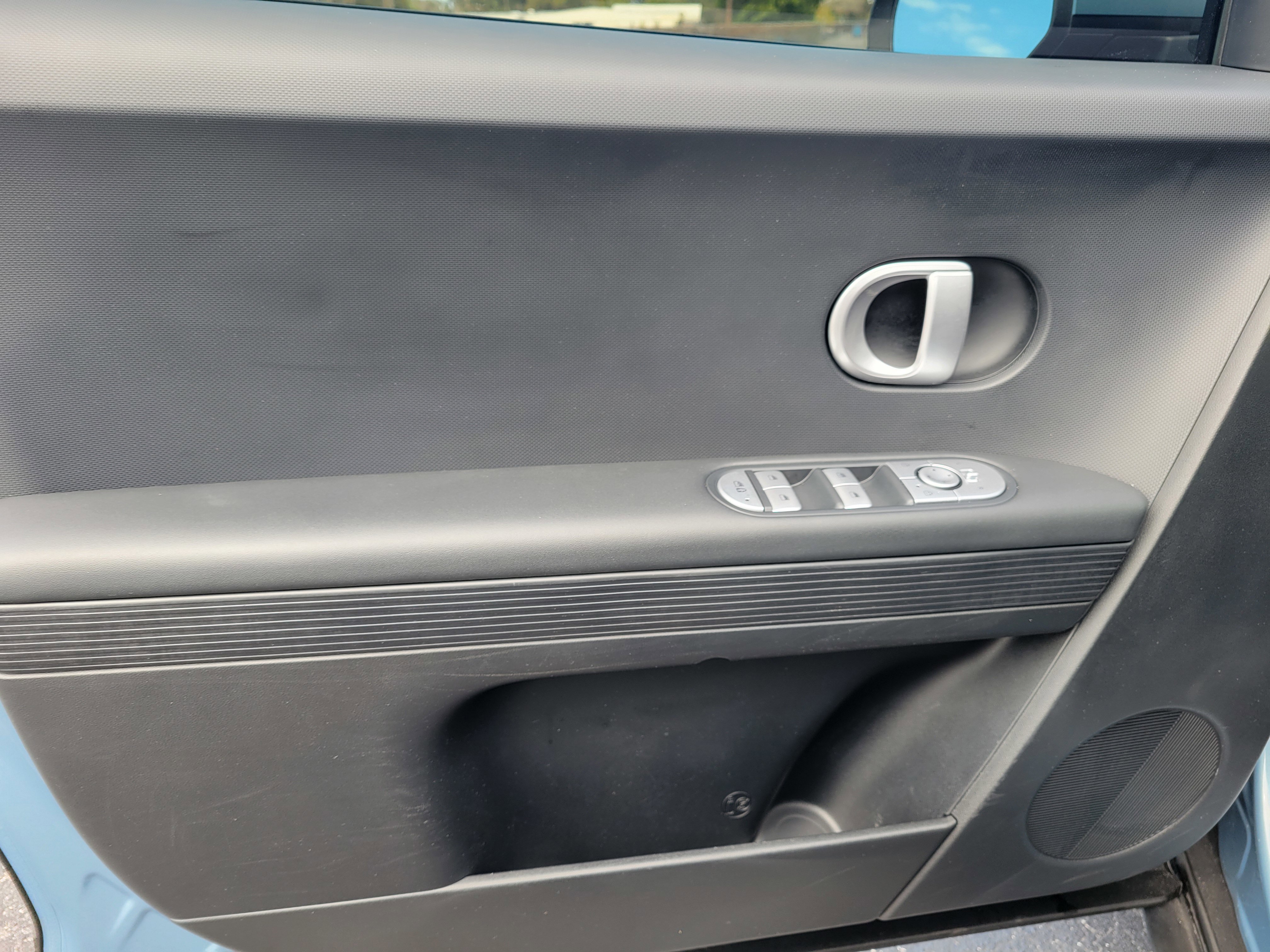 Used 2022 Hyundai Ioniq 5 SE w/ Cargo Package image 22