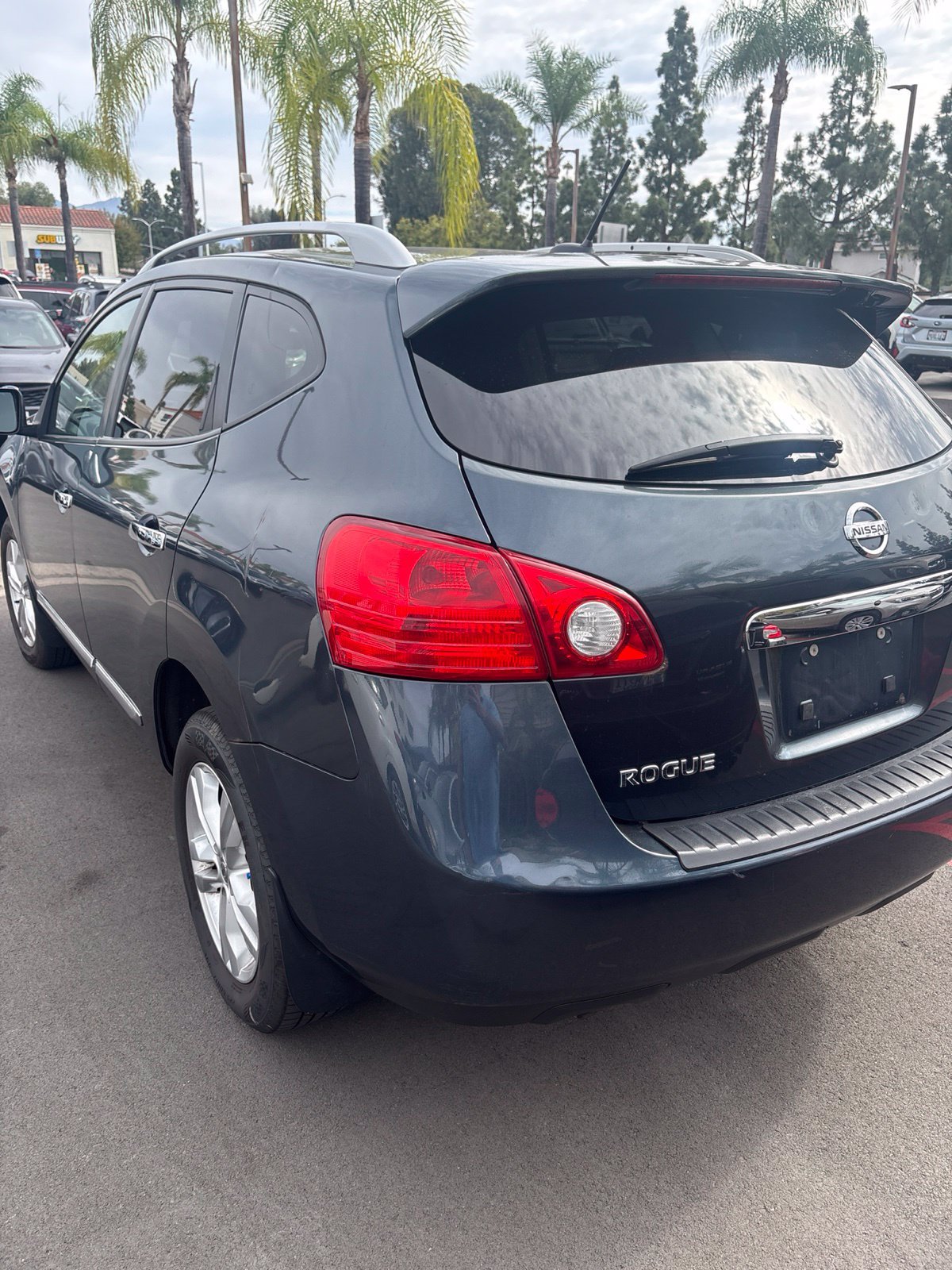 Used 2013 Nissan Rogue SV AWD/4WD image 4
