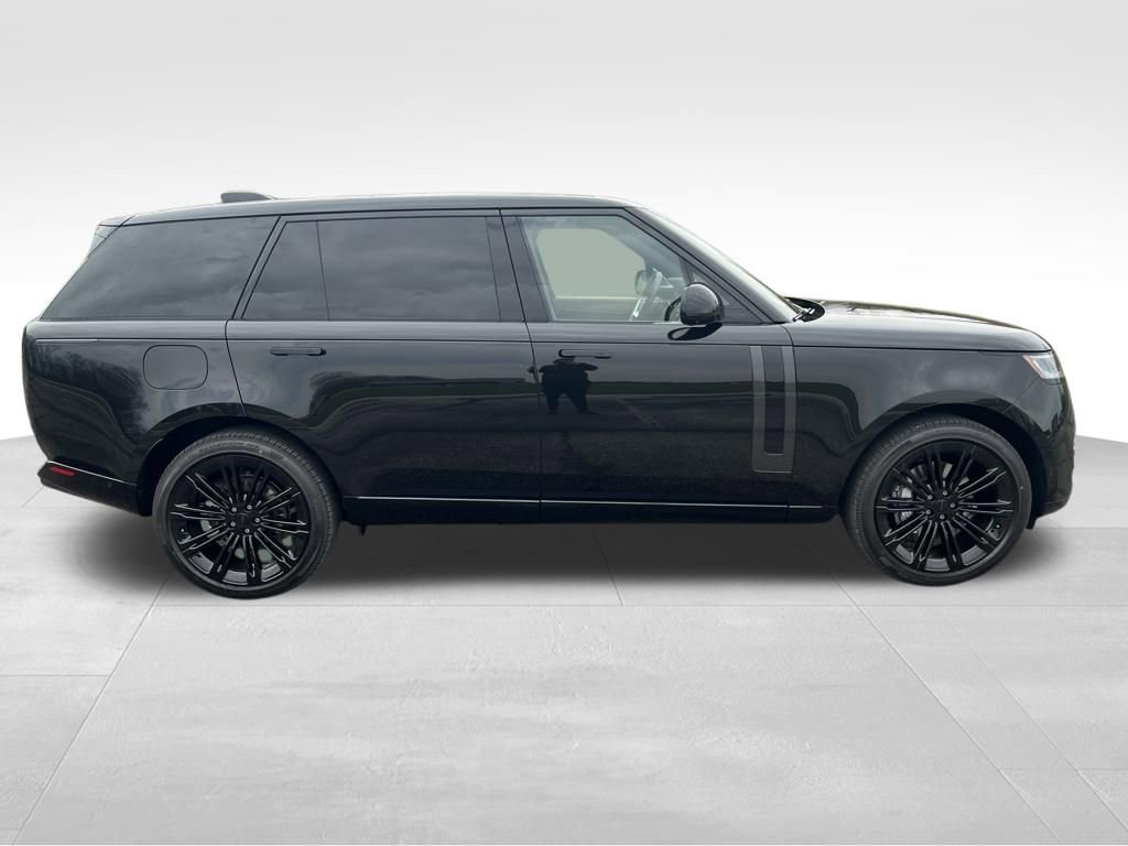 New 2026 Land Rover Range Rover Long Wheelbase SE image 6