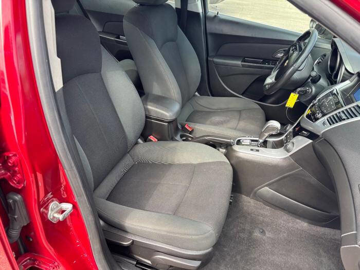 Used 2011 Chevrolet Cruze LT FWD image 25