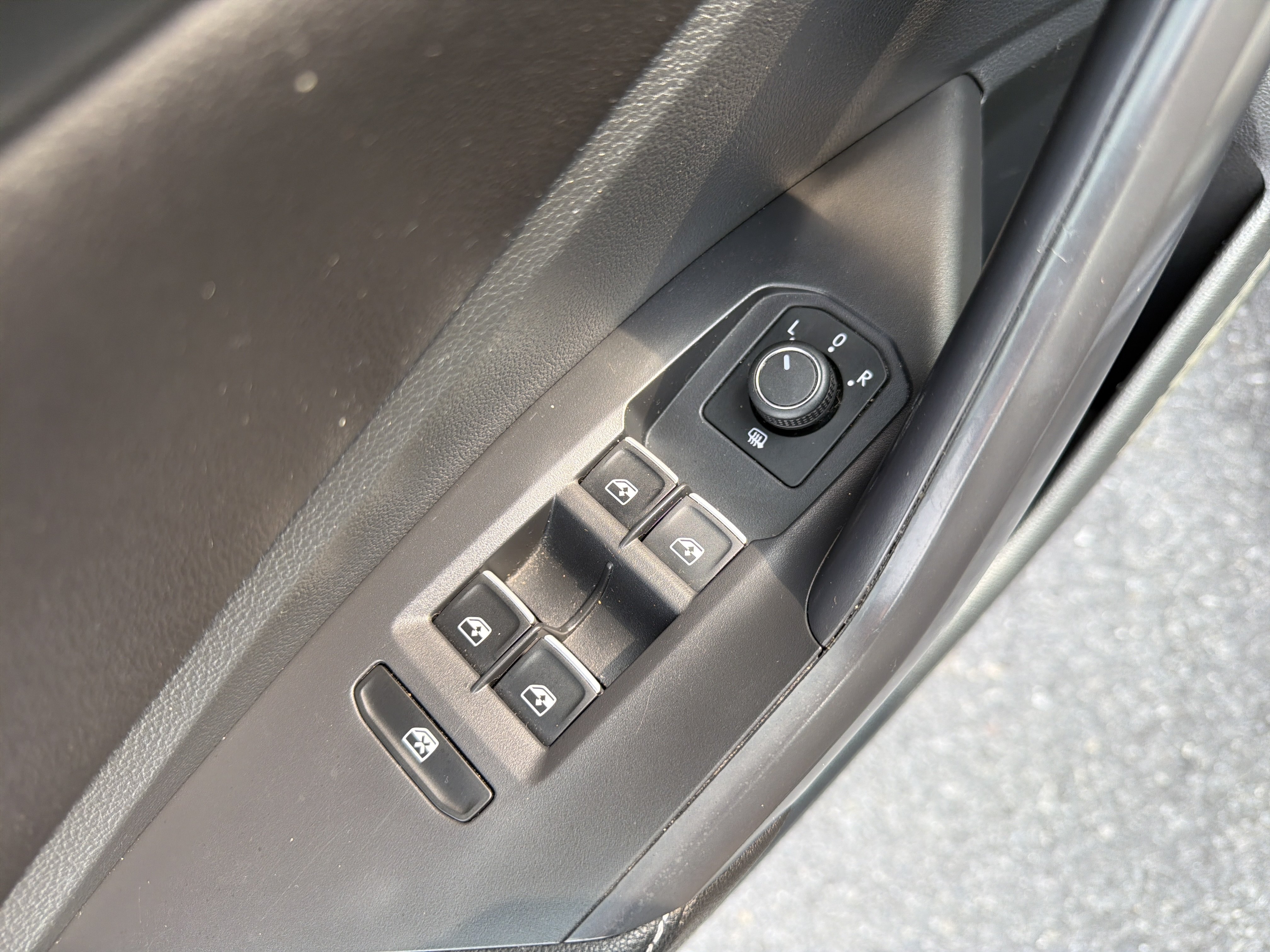 Used 2025 Volkswagen Jetta S FWD image 16