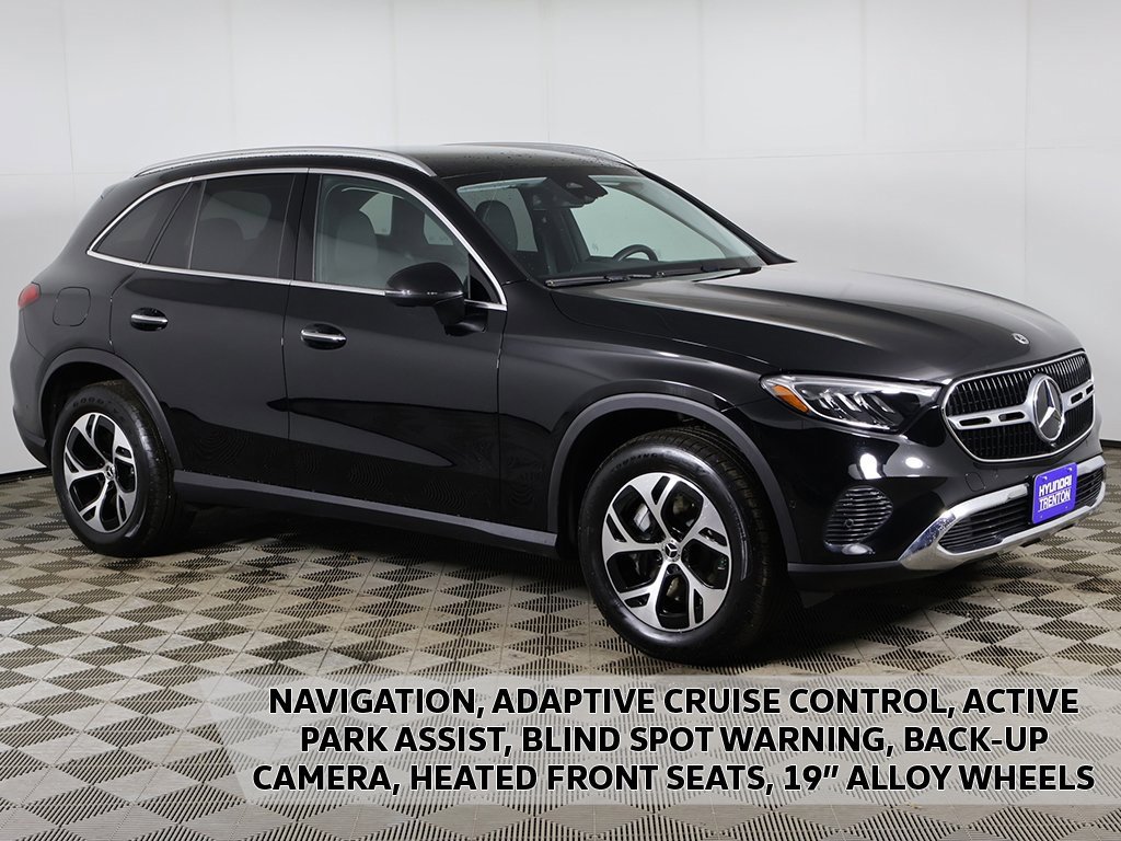 Used 2025 Mercedes-Benz GLC 350e 4MATIC image 1