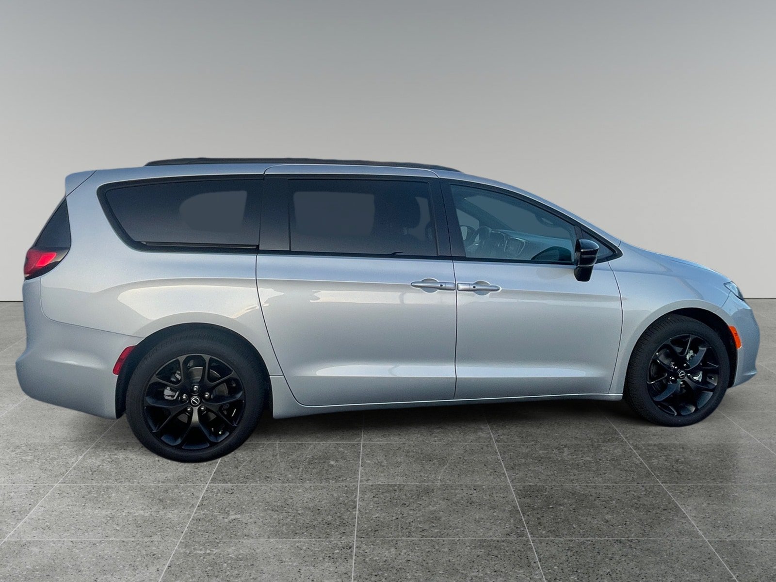 New 2026 Chrysler Pacifica Select w/ S Appearance Package FWD image 6