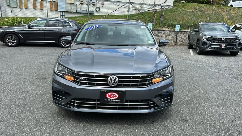 Used 2018 Volkswagen Passat 2.0T R-Line FWD image 2