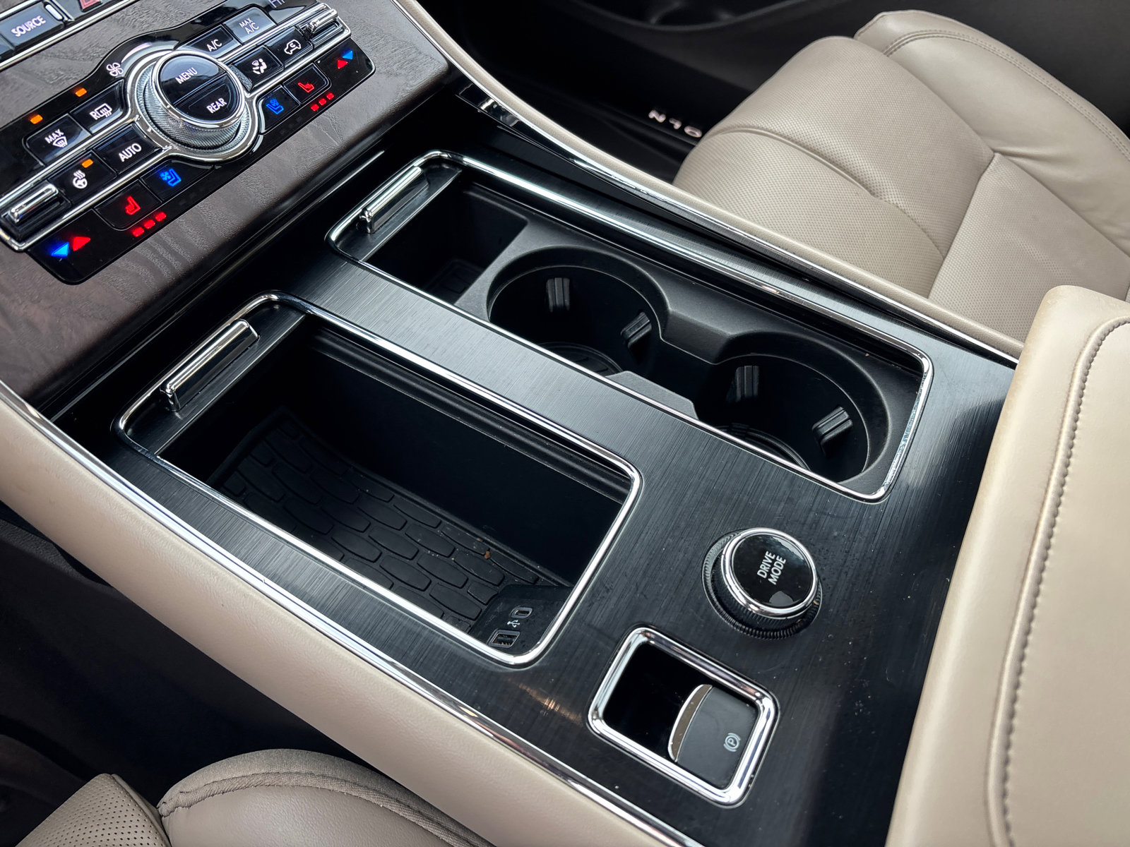 Used 2020 Lincoln Aviator Reserve w/ Equipment Group 202A image 23