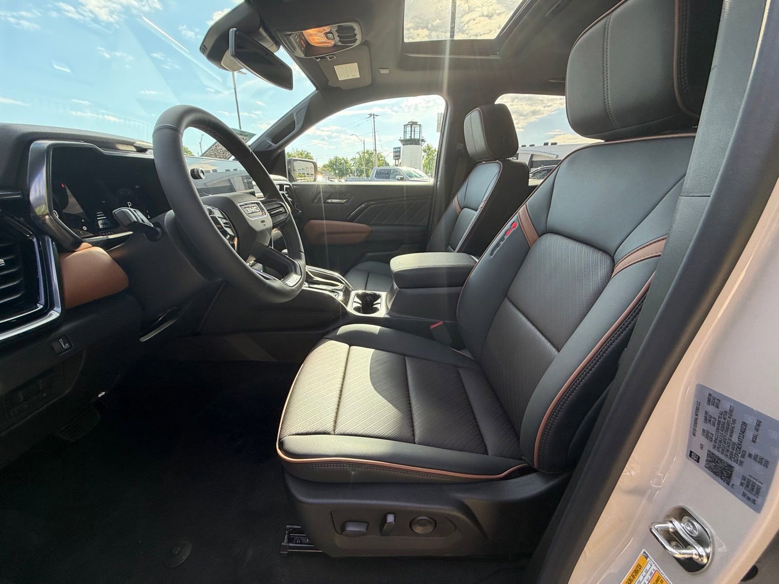 New 2026 GMC Canyon AT4 w/ Technology Plus Package AWD/4WD image 4
