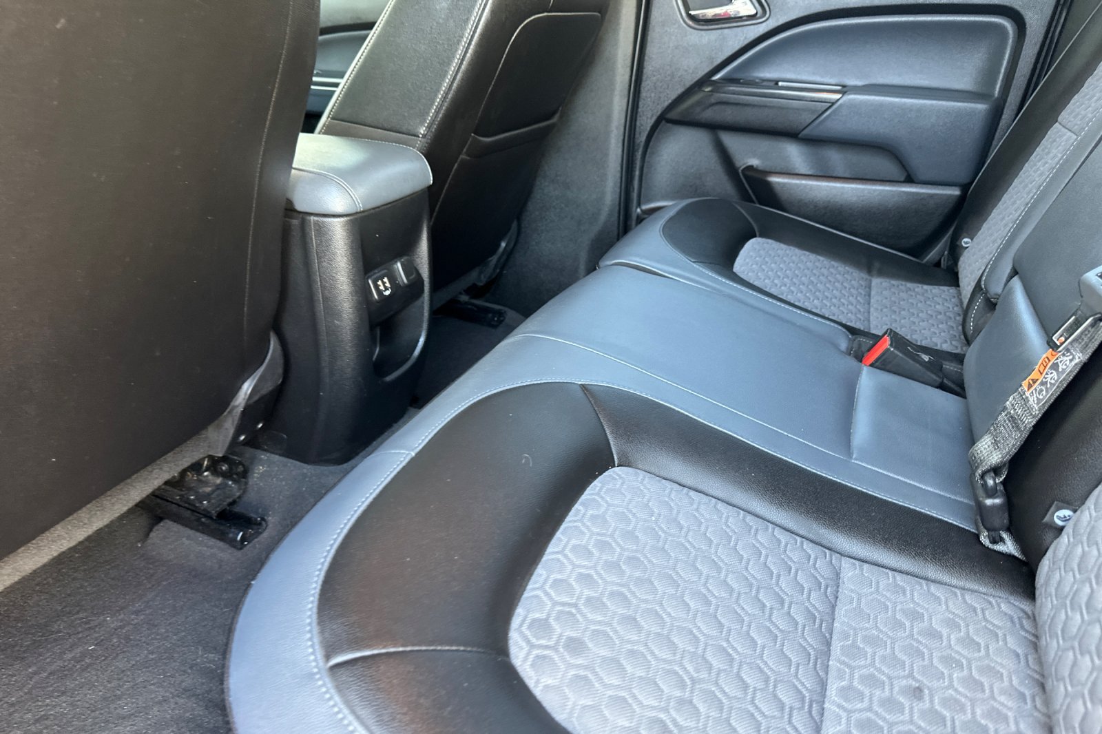 Used 2019 Chevrolet Colorado Z71 AWD/4WD image 14