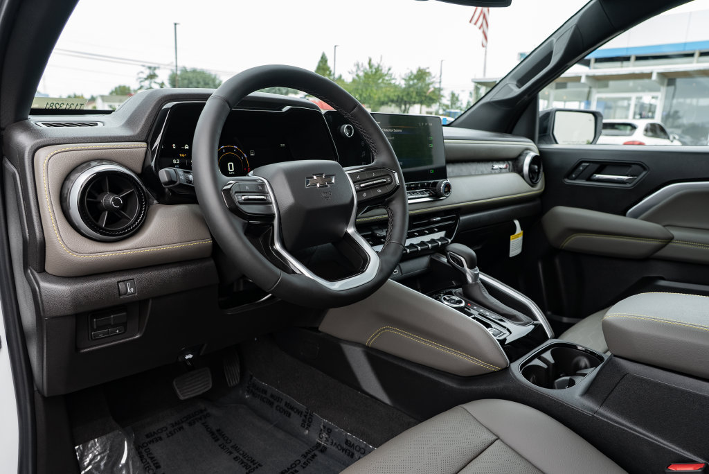 New 2026 Chevrolet Colorado ZR2 w/ Technology Package AWD/4WD image 25