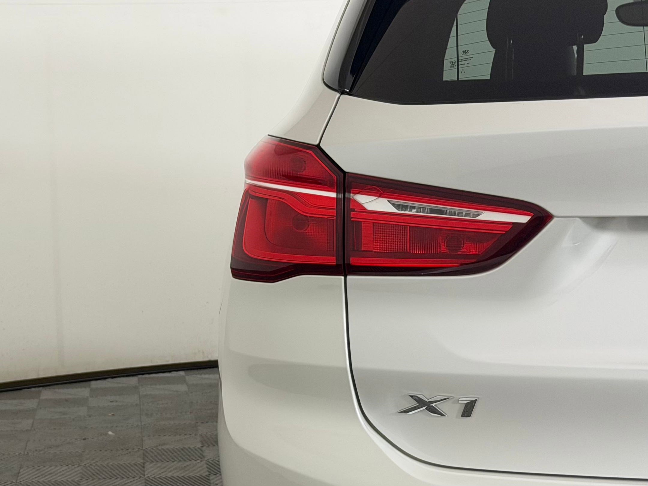 Used 2018 BMW X1 xDrive28i w/ Convenience Package image 13