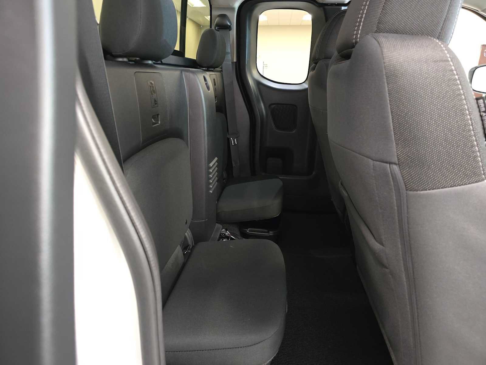 Used 2024 Nissan Frontier SV w/ SV Convenience Package RWD image 24