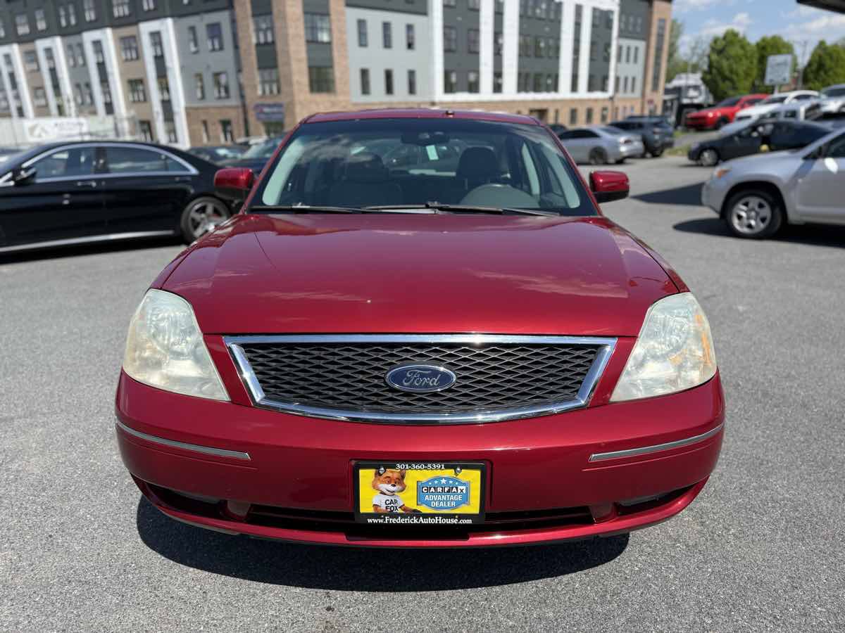 Used 2005 Ford Five Hundred SEL AWD/4WD image 2