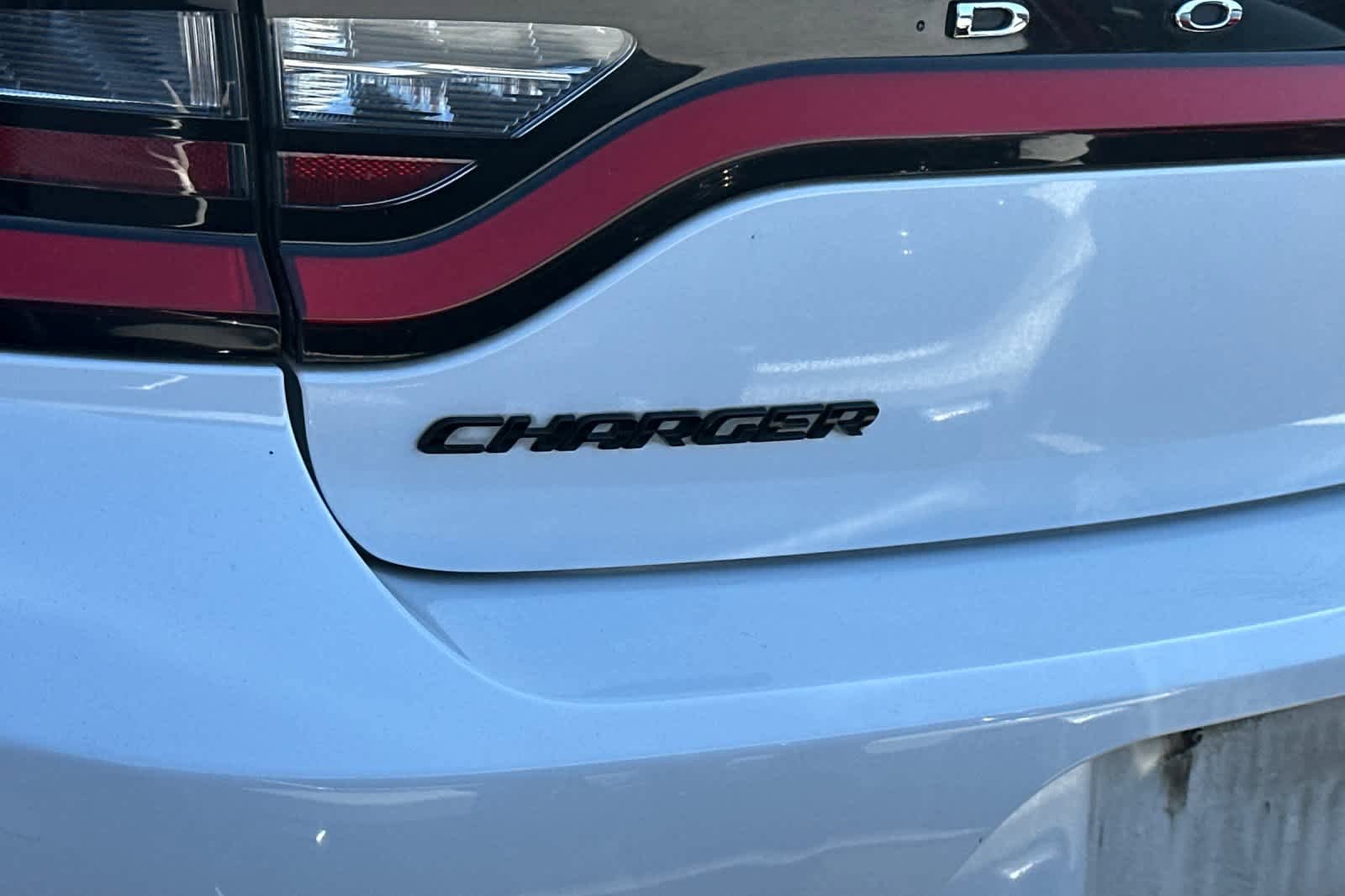 Used 2017 Dodge Charger SE w/ Blacktop Package RWD image 6