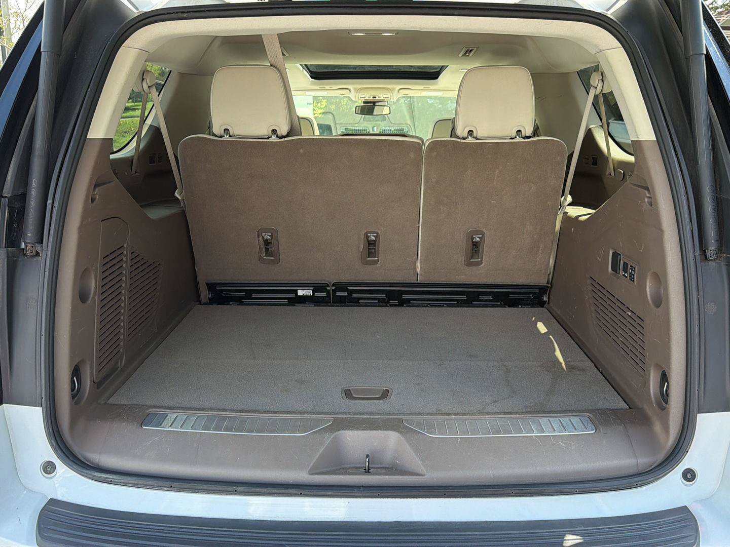 Used 2024 GMC Yukon XL Denali RWD image 38