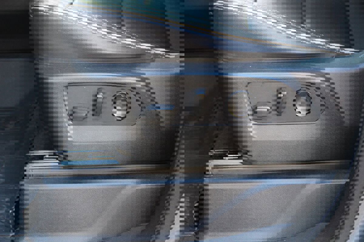 Used 2021 Chevrolet Tahoe Premier w/ Premium Package image 9