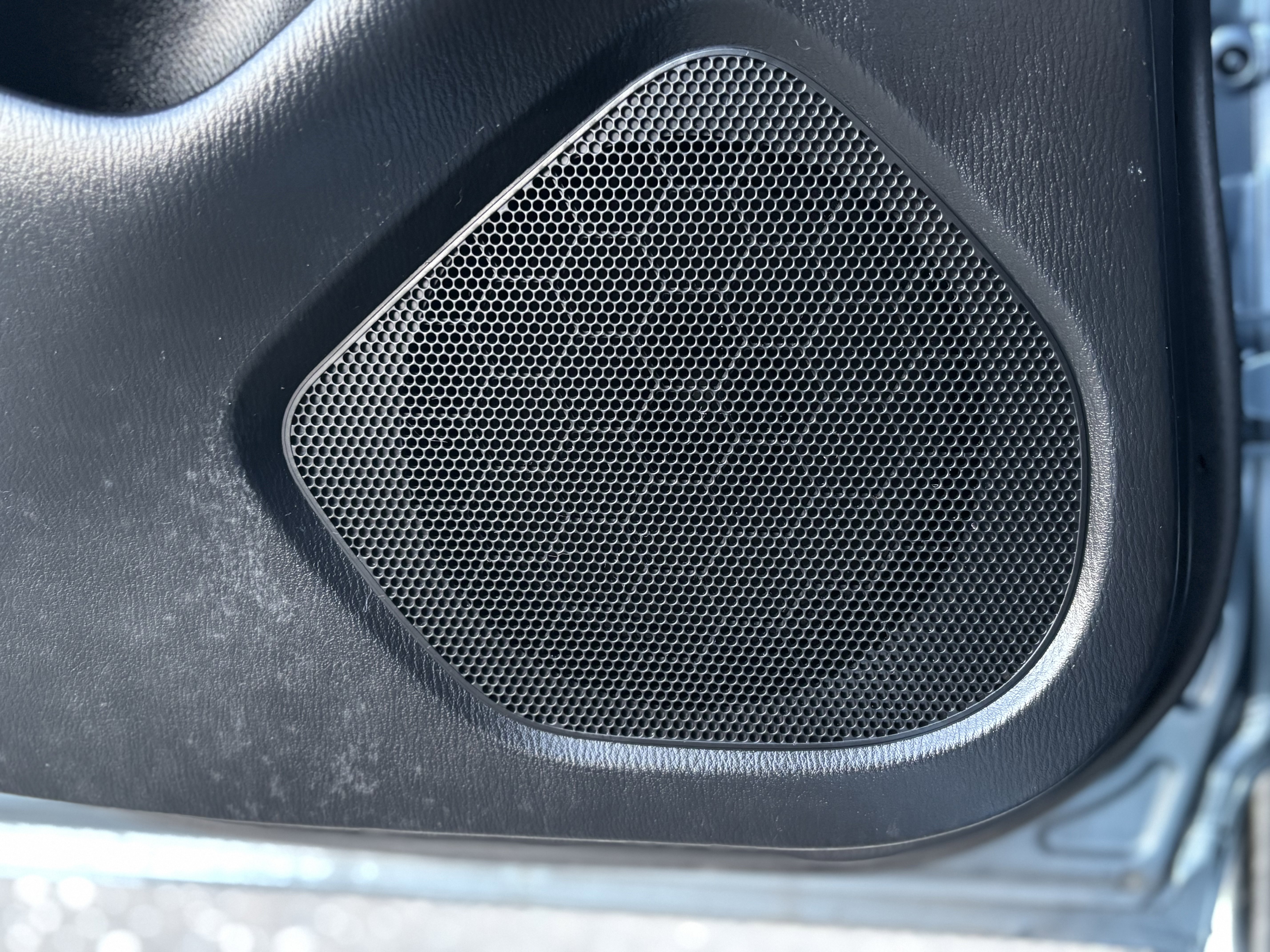 Used 2015 MAZDA MAZDA3 i SV image 12