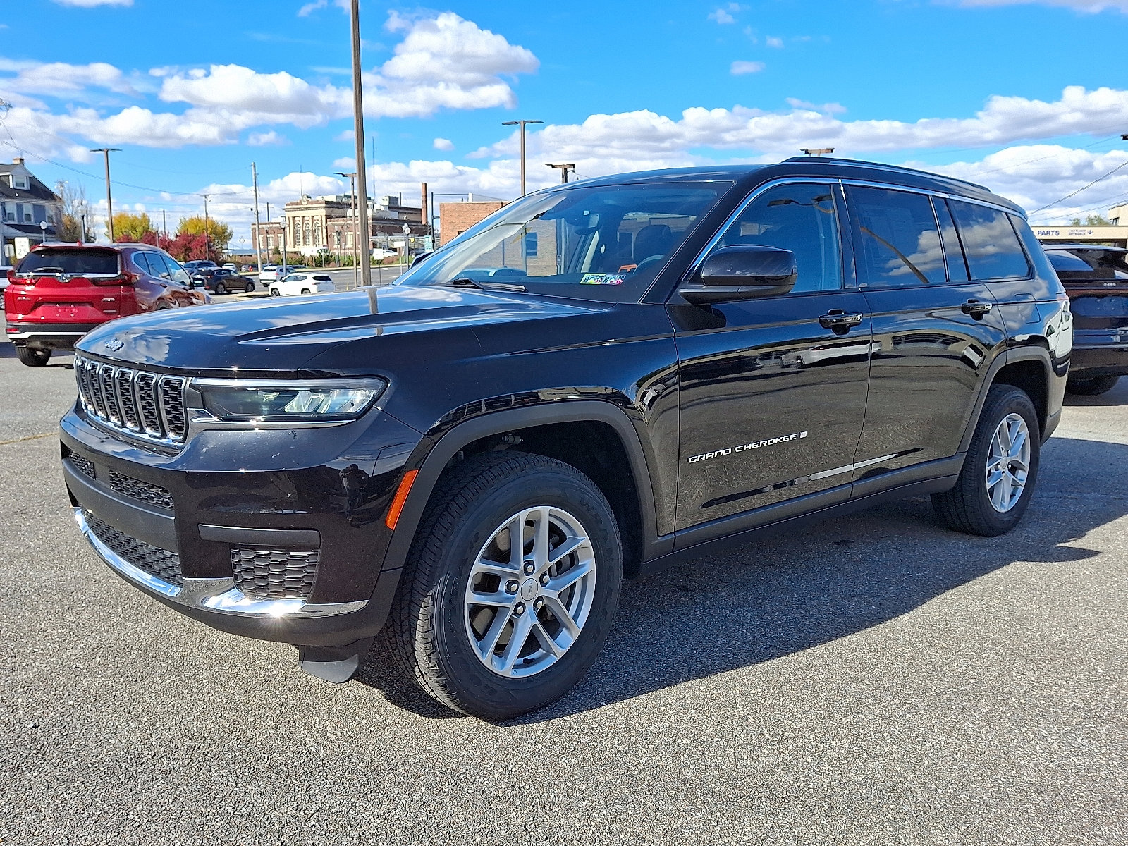 Used 2021 Jeep Grand Cherokee L Laredo w/ Luxury Tech Group I image 3