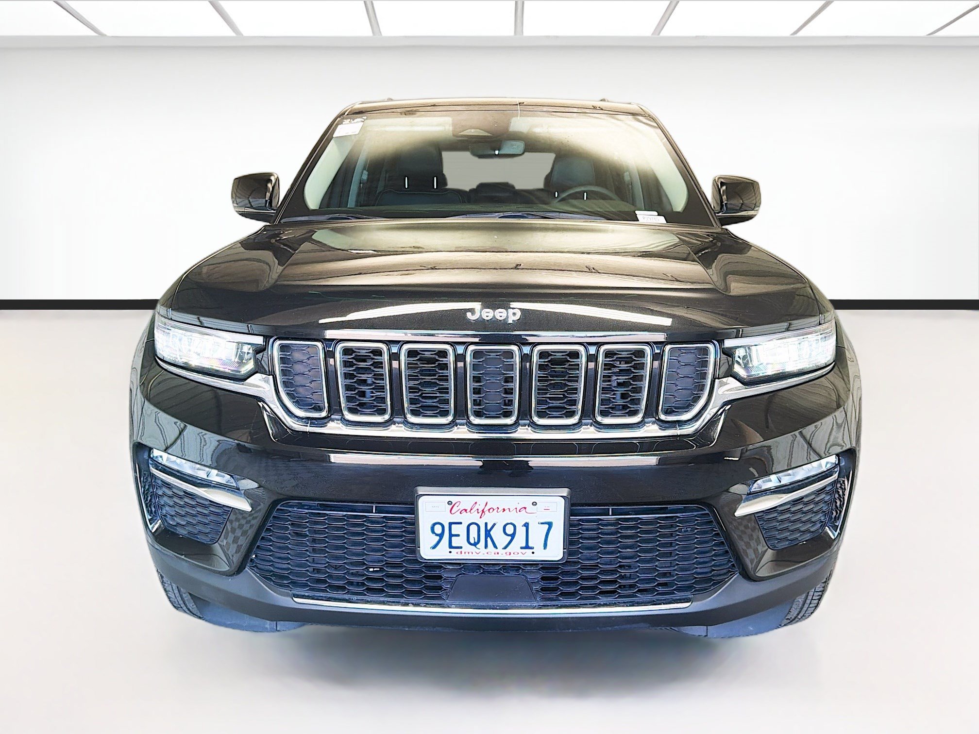 Used 2023 Jeep Grand Cherokee Limited RWD image 2