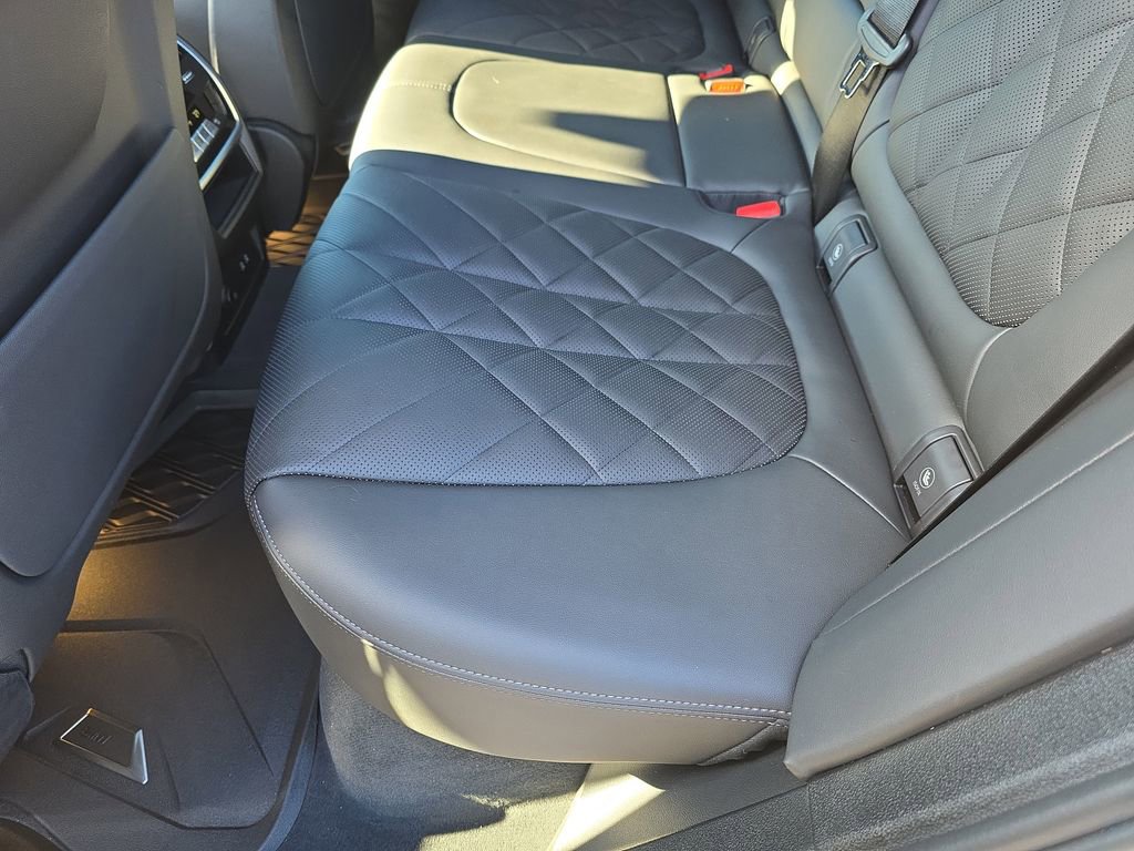 Used 2025 BMW X5 xDrive40i w/ M Sport Package image 18