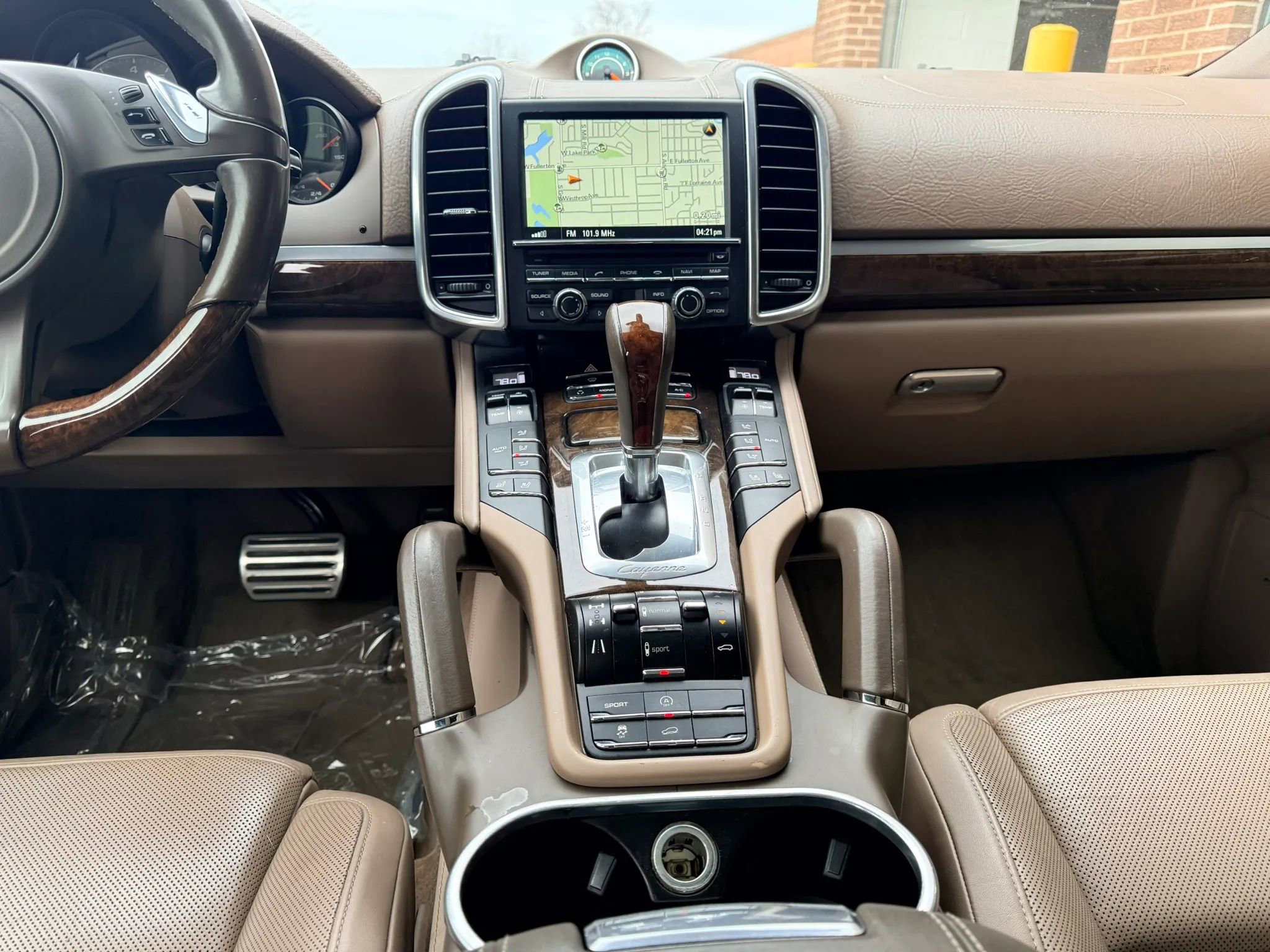 Used 2013 Porsche Cayenne S image 10