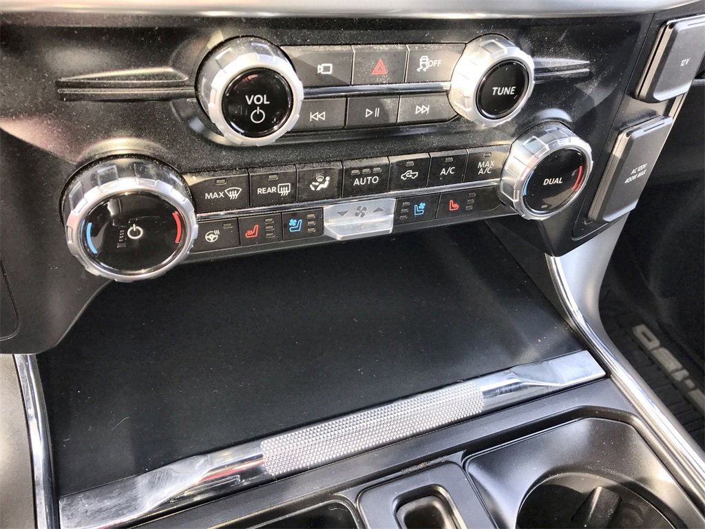 Used 2025 Ford F150 Lariat w/ Equipment Group 501A Mid image 19