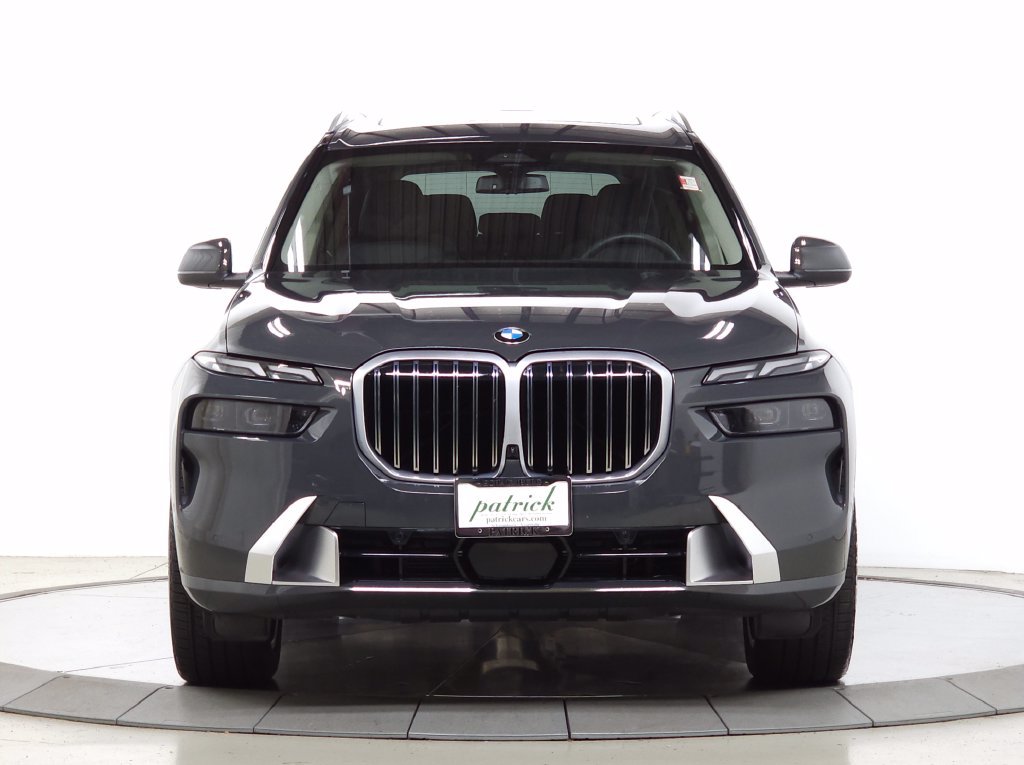 Used 2026 BMW X7 xDrive40i w/ Premium Package AWD/4WD image 2